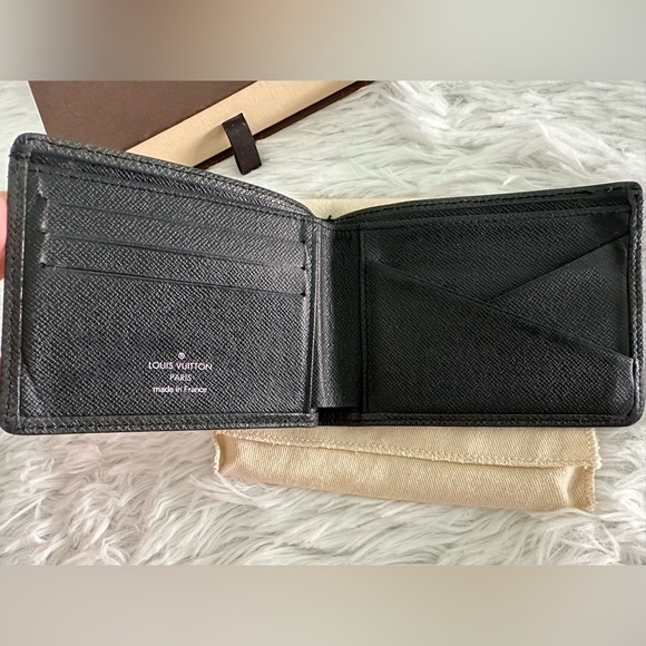 Authentic Louis Vuitton Taiga Leather Black Mens Wallet - Picture 11 of 15